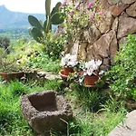 Essenza Sardegna 게스트하우스 4*